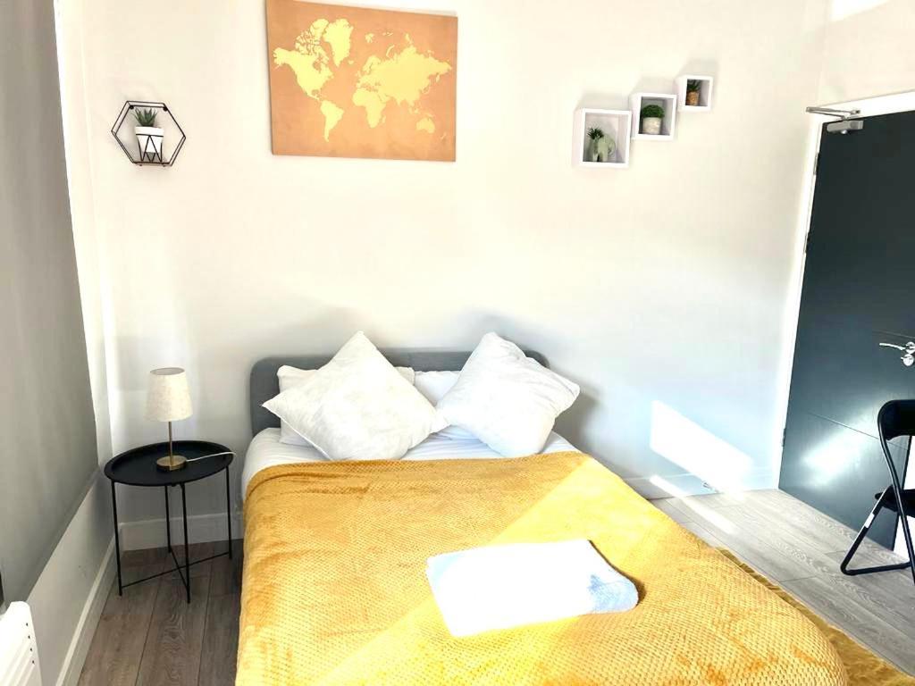 Southall Suites By Gh Stays ภายนอก รูปภาพ