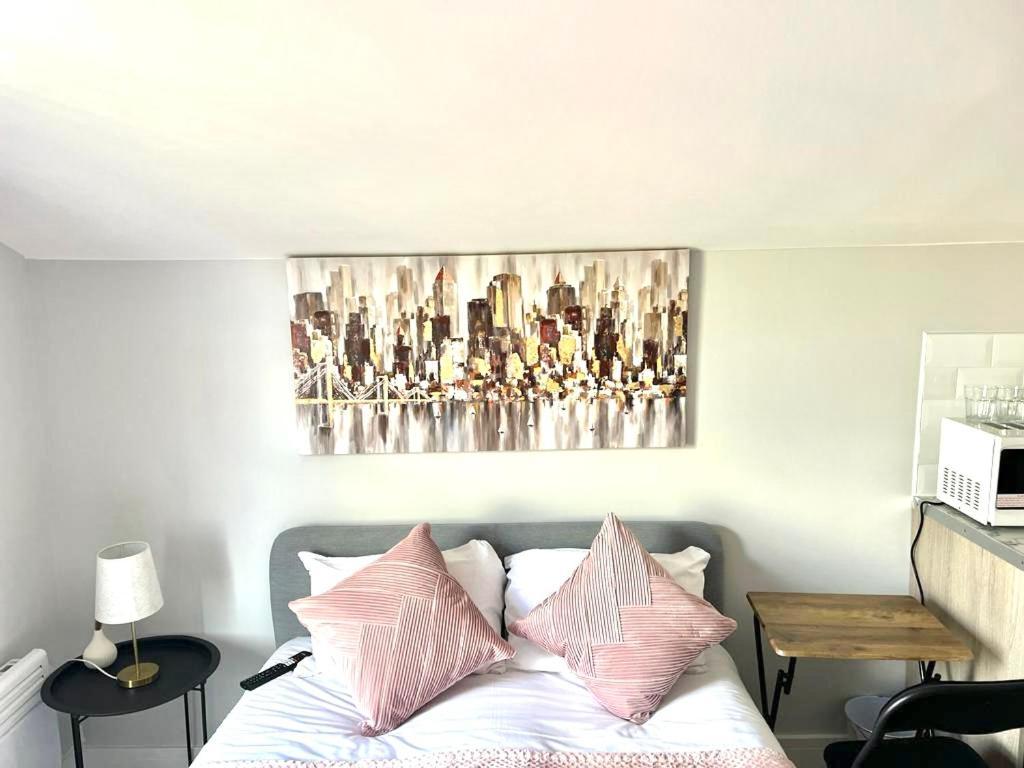 Southall Suites By Gh Stays ภายนอก รูปภาพ