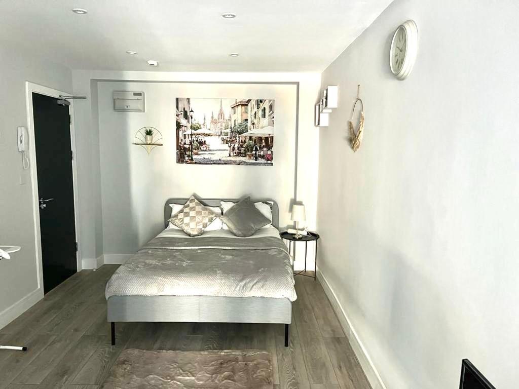 Southall Suites By Gh Stays ภายนอก รูปภาพ